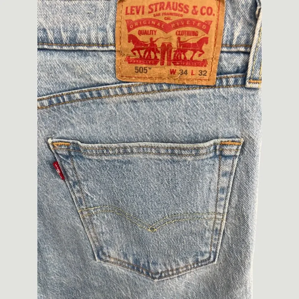 Vintage Levi’s 505 Cut Off Denim Shorts Light Wash W34 Y2K